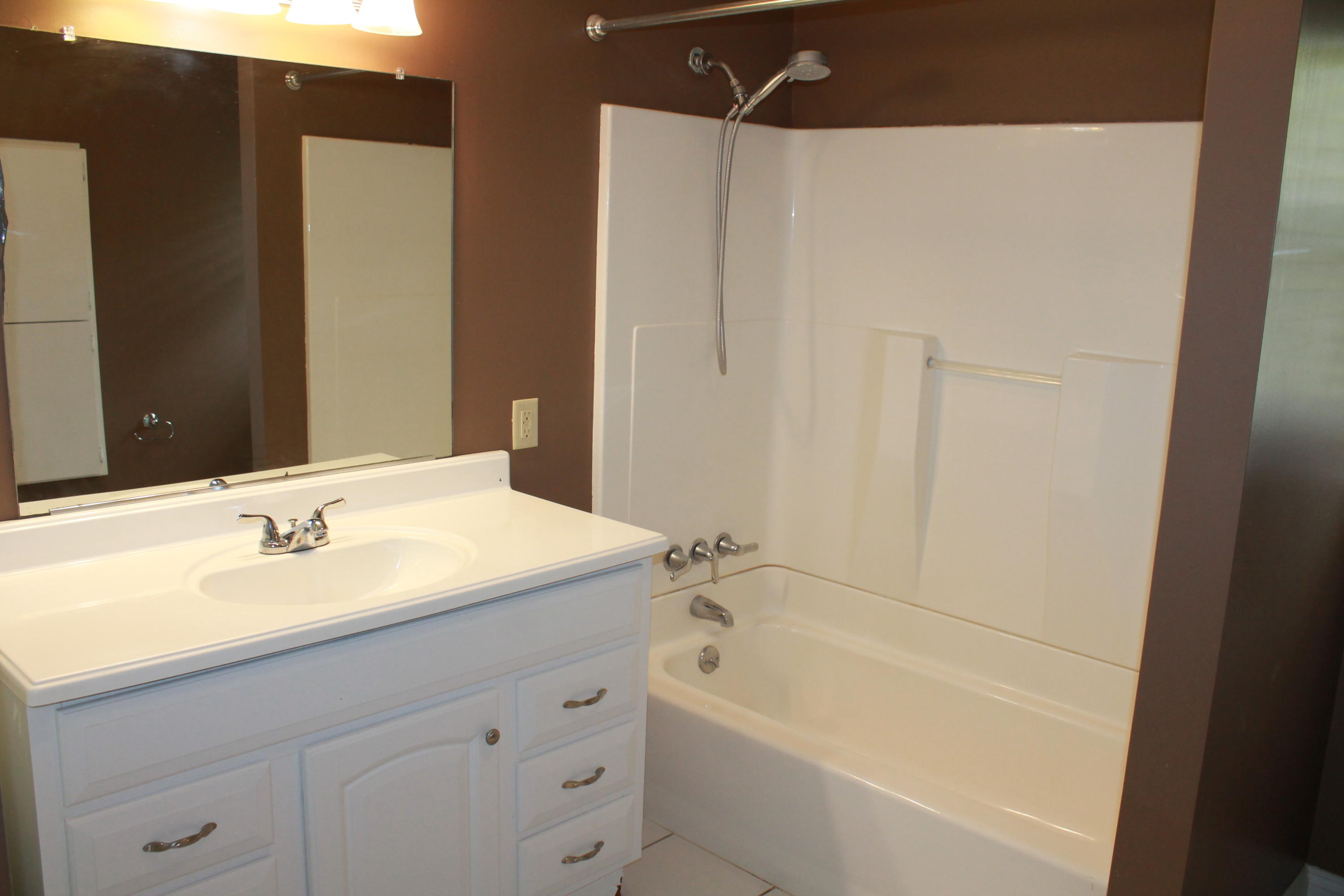 2635 Northcross Road Roanoke, VA 24018 - Photo 22 of 53 IMG_7070