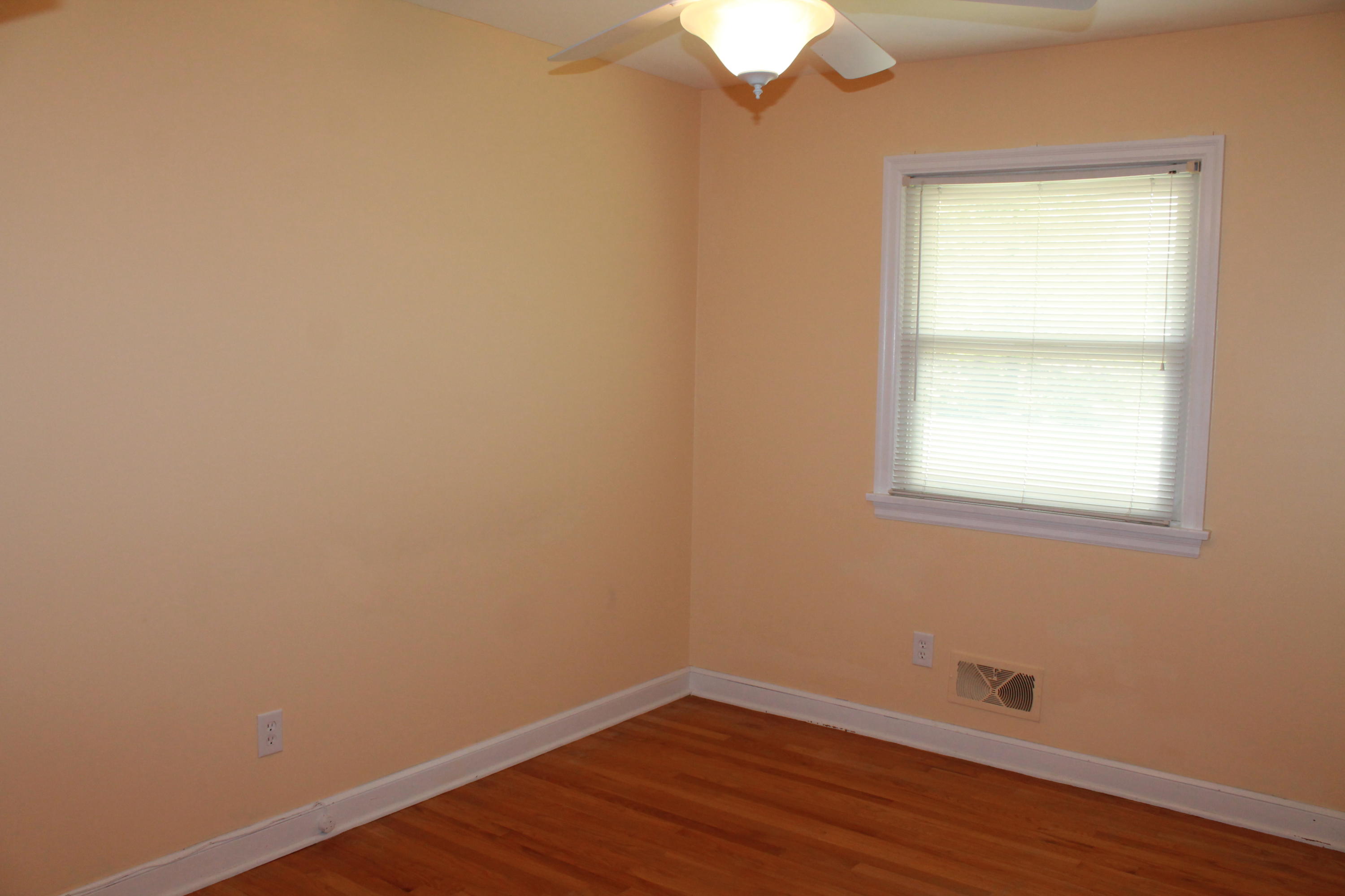 2635 Northcross Road Roanoke, VA 24018 - Photo 25 of 53 IMG_7076
