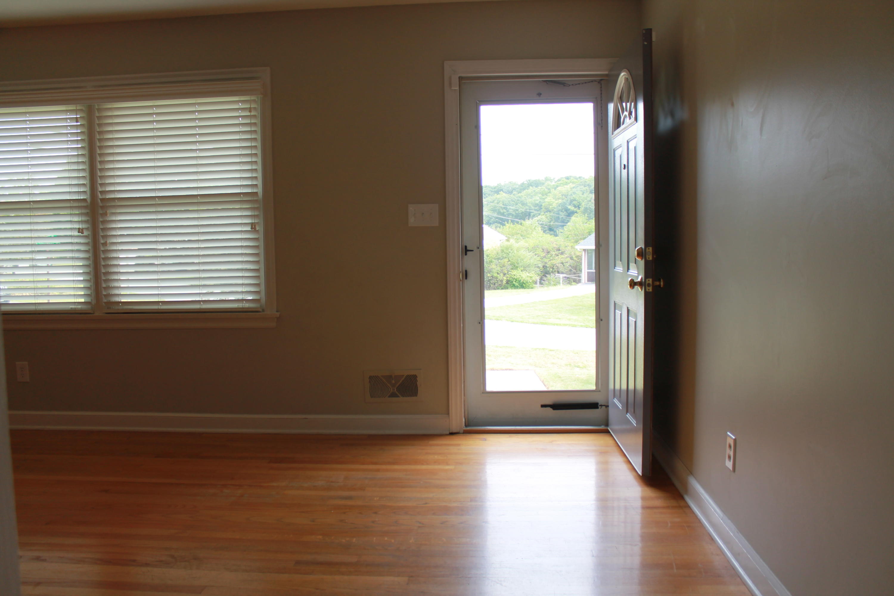 2635 Northcross Road Roanoke, VA 24018 - Photo 6 of 53 IMG_7112