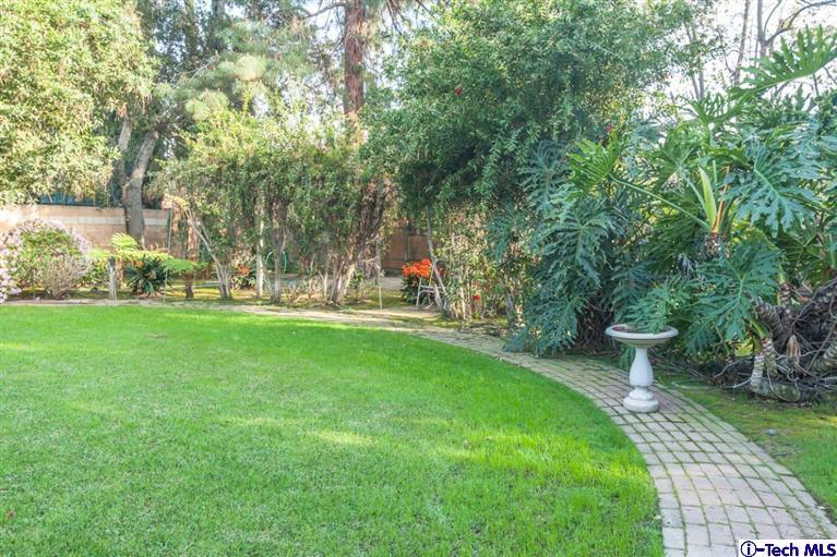 2924 Lombardy Road Pasadena, CA 91107 - Photo 16 of 20 a view of a garden with large trees