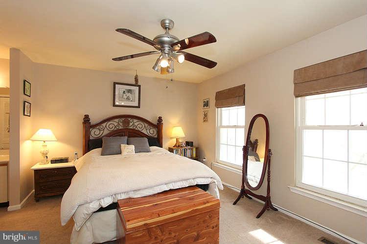 2105 Derby Ridge Lane, Unit 28 Silver Spring, MD 20910 - Photo 16 of 29 Bedroom (Master)