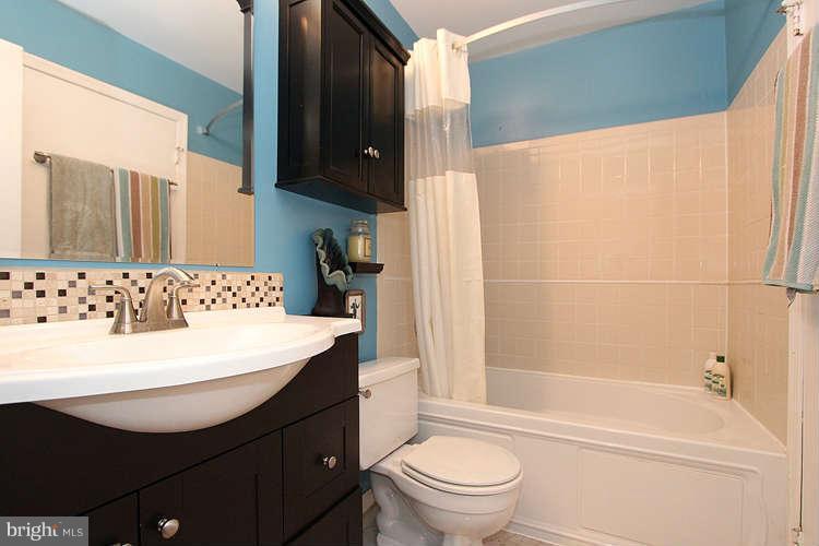 2105 Derby Ridge Lane, Unit 28 Silver Spring, MD 20910 - Photo 20 of 29 Bath