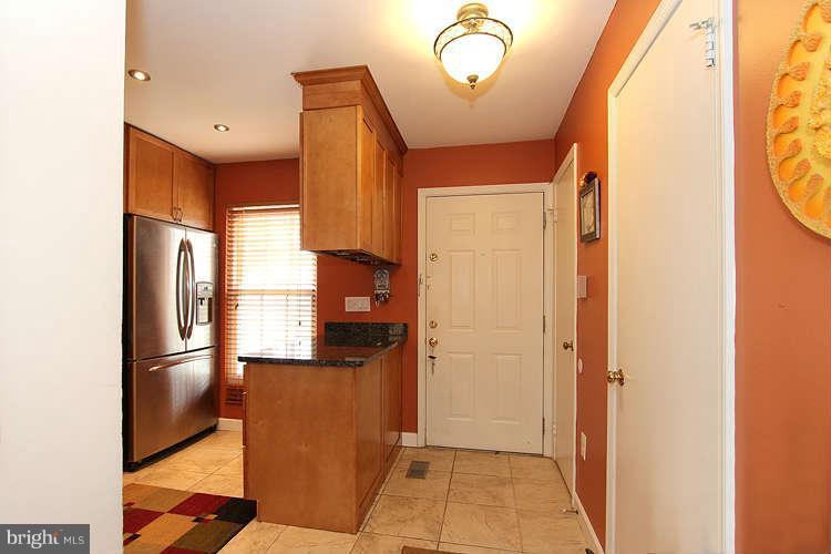 2105 Derby Ridge Lane, Unit 28 Silver Spring, MD 20910 - Photo 3 of 29 Interior (General)