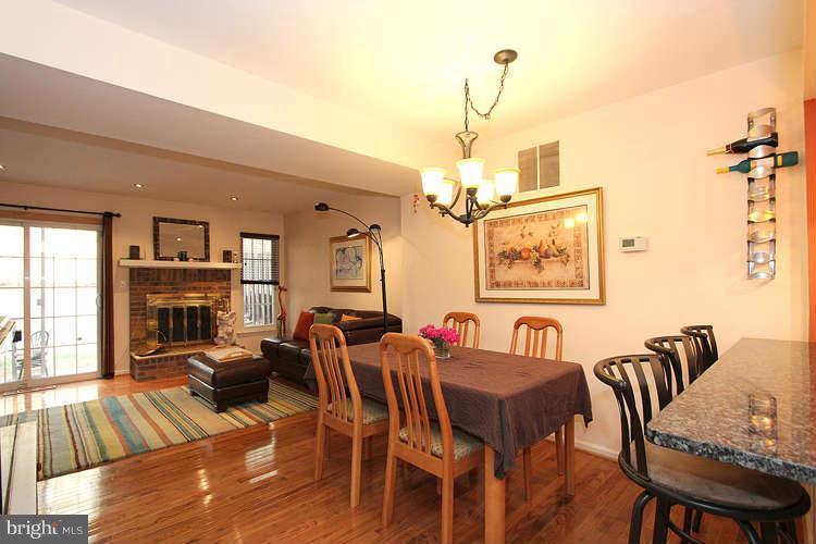 2105 Derby Ridge Lane, Unit 28 Silver Spring, MD 20910 - Photo 8 of 29 Dining Room