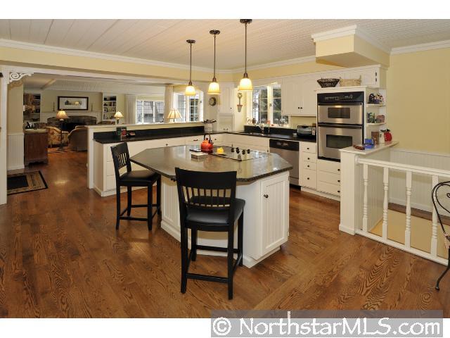 2312 Huntington Point Road East Minnetonka Beach, MN 55391 - Photo 3 of 10