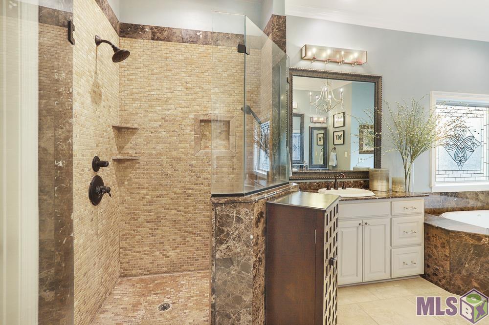14247 Blackwater Road Central, LA 70714 - Photo 33 of 58 PRIMARY SHOWER