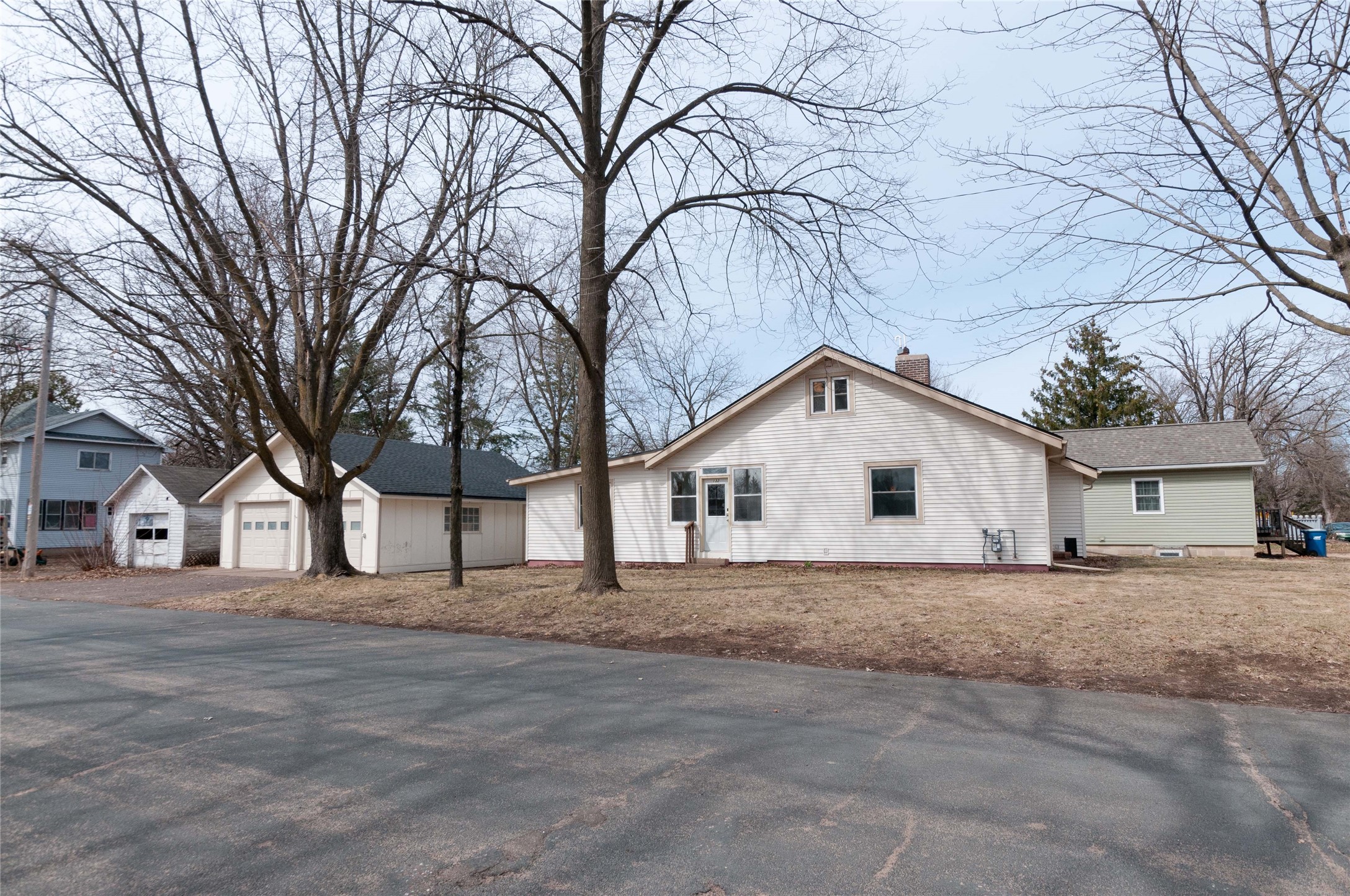 132 Couture Avenue Rice Lake, WI 54868 - Photo 3 of 28