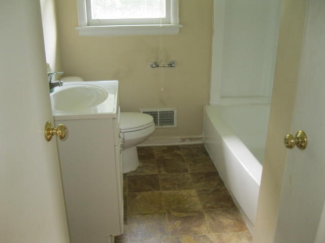 337 Cherryhill Road Northwest Roanoke, VA 24017 - Photo 6 of 14 a bathroom with a sink and toilet