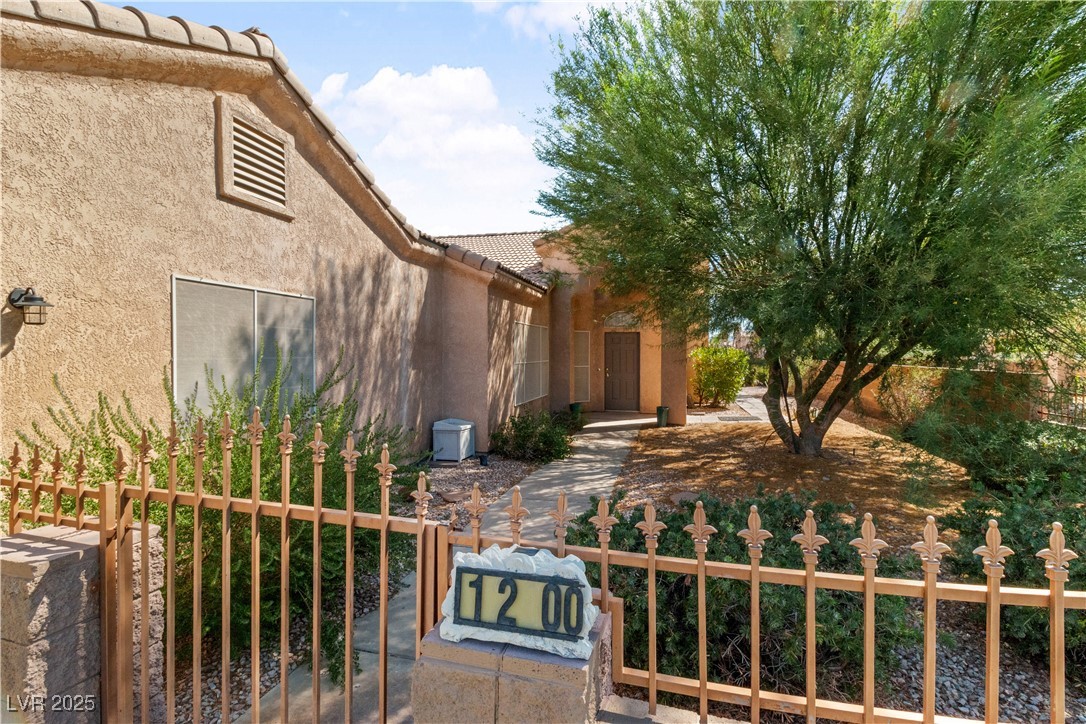 1200 Golf Club Drive Laughlin, NV 89029 - Photo 3 of 87 Front yard entry to home