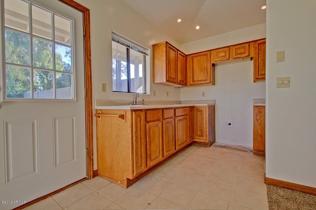 350 West Bethany Home Road Phoenix, AZ 85013 - Photo 54 of 63 Guest House Kitchen