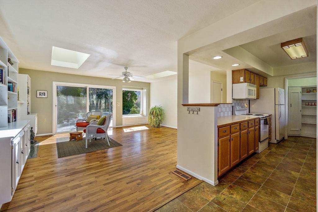 98 East Valley View Road Ashland, OR 97520 - Photo 7 of 35 Additional Photo