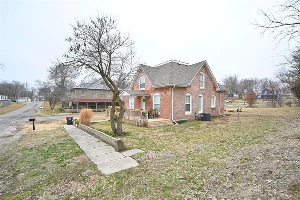 $369,000 | 306 Lewis Street, Edgerton, MO 64444