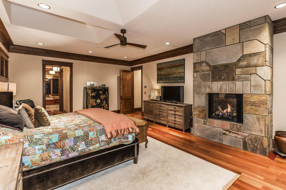 326 Chestnut Ridge Road Kingston, TN 37763 - Photo 21 of 37 Master Bedroom
