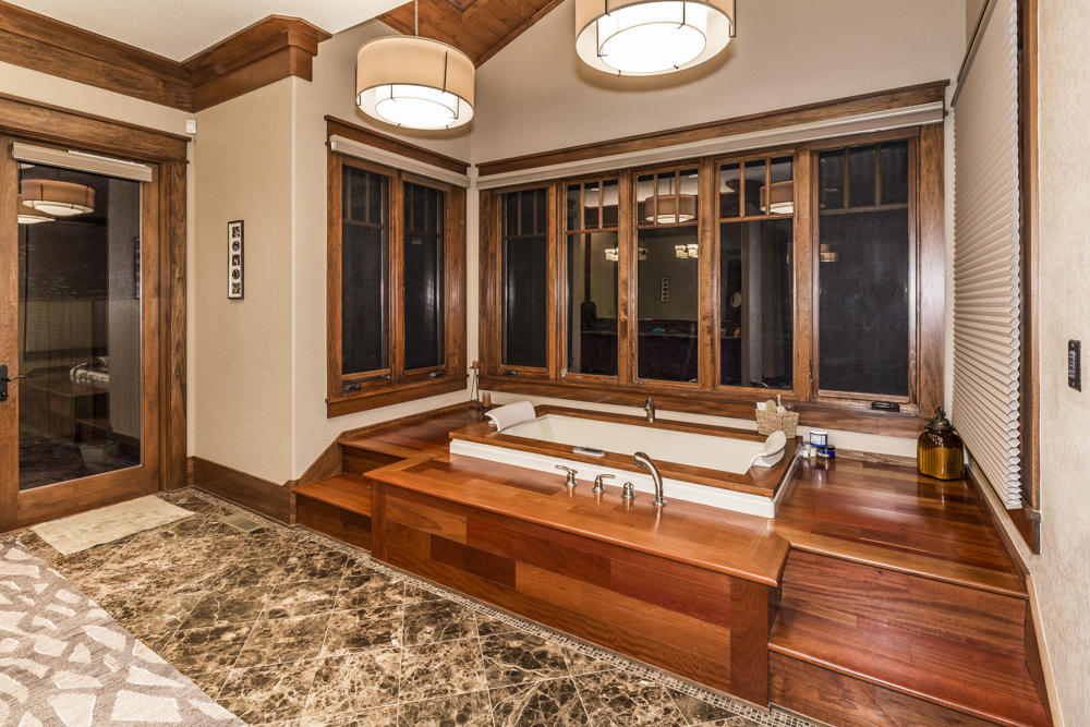 326 Chestnut Ridge Road Kingston, TN 37763 - Photo 22 of 37 Master Bath