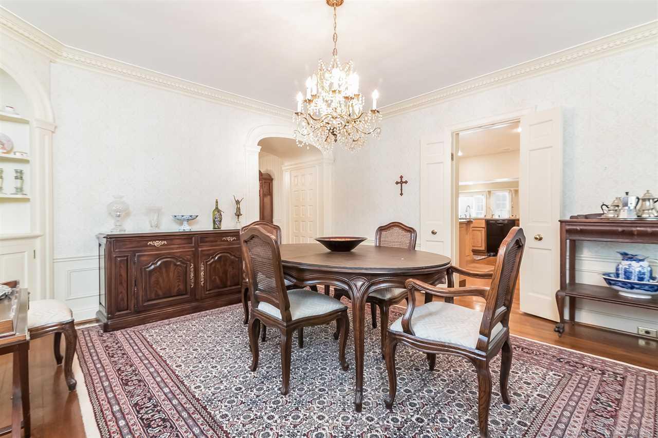 621 South Oxford Road Grosse Pointe Woods, MI 48236 - Photo 15 of 57