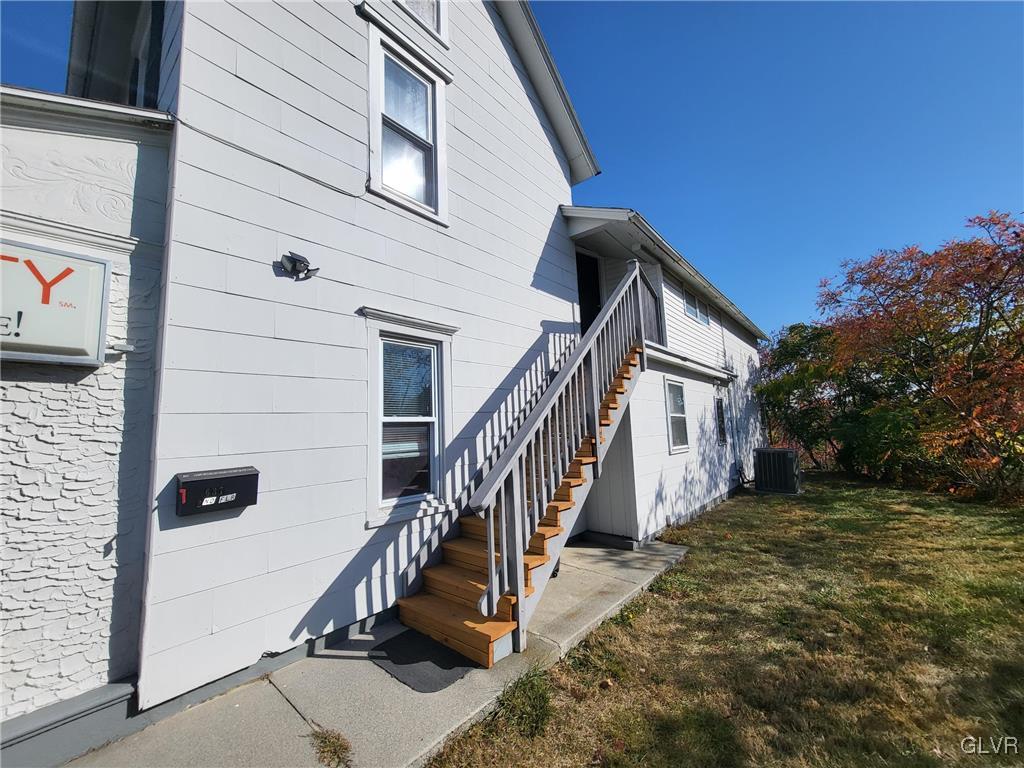 637 5th Street Whitehall, PA 18052 - Photo 12 of 25