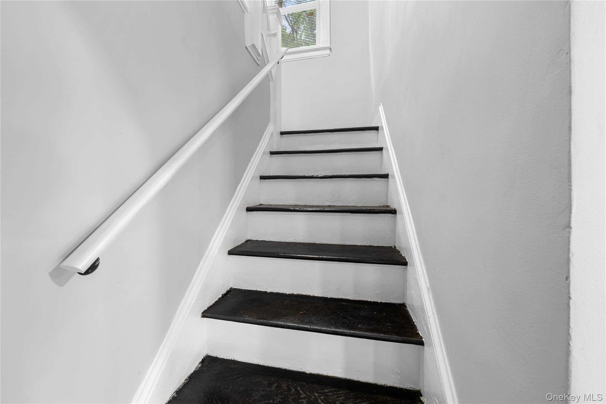 116 Meadowbrook Road Hempstead, NY 11550 - Photo 17 of 32