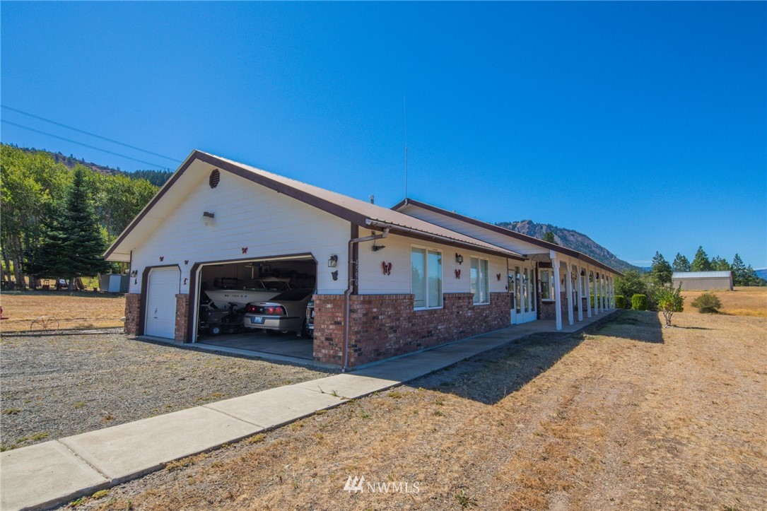 4590 Upper Peoh Point Road Cle Elum, WA 98922 - Photo 4 of 38 Gallery Image 4