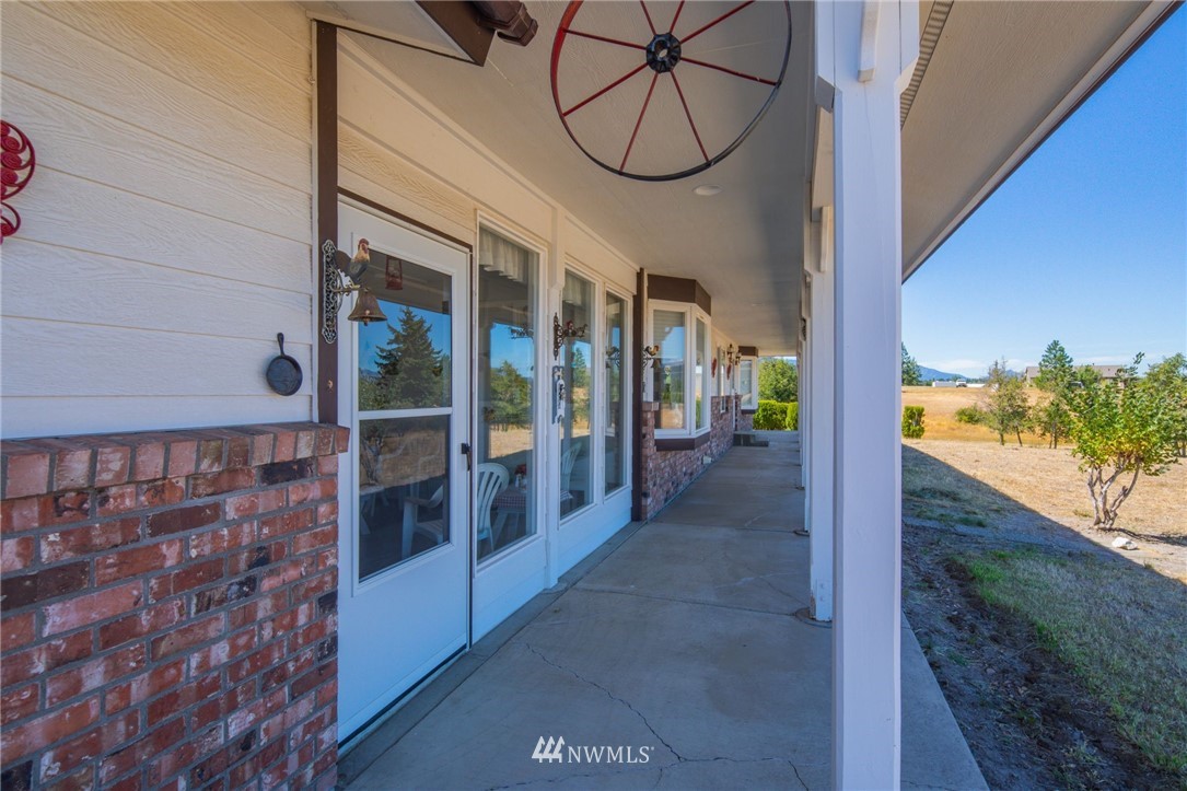4590 Upper Peoh Point Road Cle Elum, WA 98922 - Photo 5 of 38 Gallery Image 5