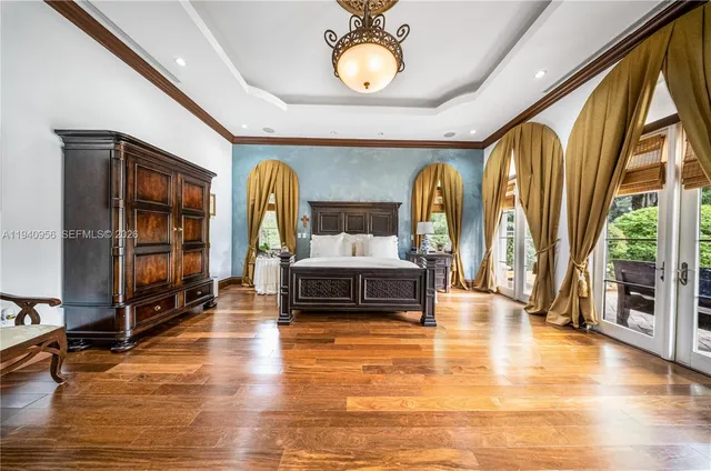 $5,500,000 | 7538 Southwest 64th Street, Miami, FL 33143