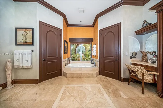 $5,500,000 | 7538 Southwest 64th Street, Miami, FL 33143