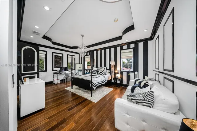 $5,500,000 | 7538 Southwest 64th Street, Miami, FL 33143