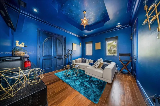 $5,500,000 | 7538 Southwest 64th Street, Miami, FL 33143