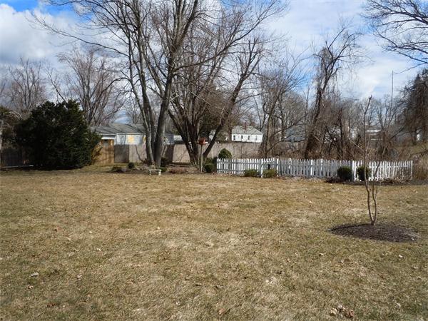 205 Fairlawn Street Springfield, MA 01119 - Photo 16 of 21