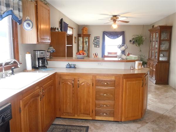 205 Fairlawn Street Springfield, MA 01119 - Photo 3 of 21