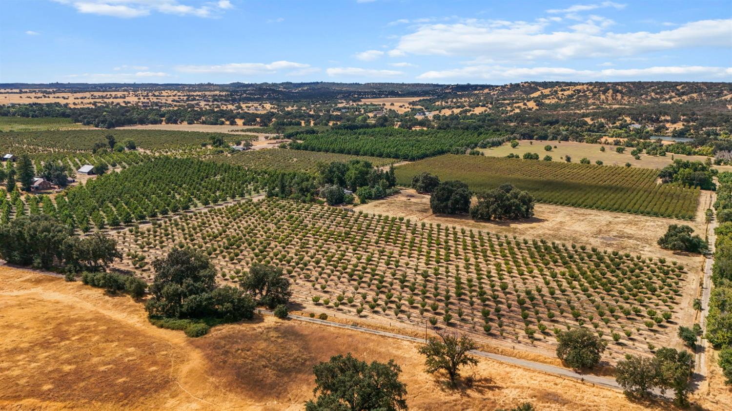 18525 Emerson Road Red Bluff, CA 96080 - Photo 48 of 92 a view of lake view and mountain view