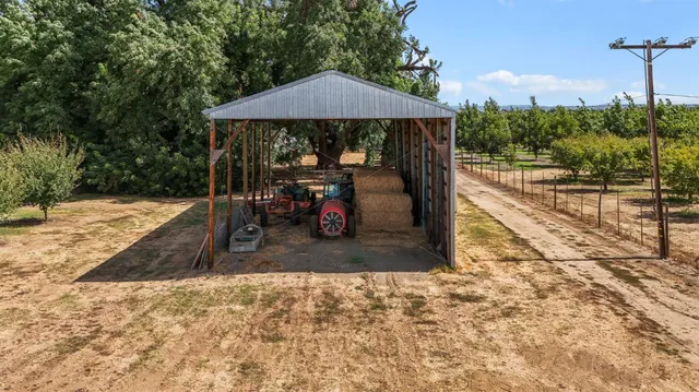 $999,000 | 18525 Emerson Road, Red Bluff, CA 96080