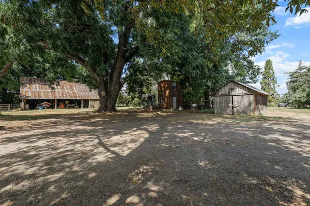 $999,000 | 18525 Emerson Road, Red Bluff, CA 96080
