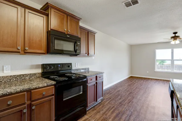 $1,595 | 12118 Luckey View, San Antonio, TX 78252