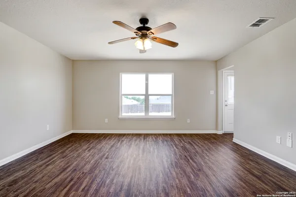 $1,595 | 12118 Luckey View, San Antonio, TX 78252