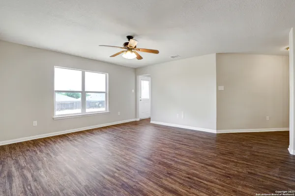 $1,595 | 12118 Luckey View, San Antonio, TX 78252