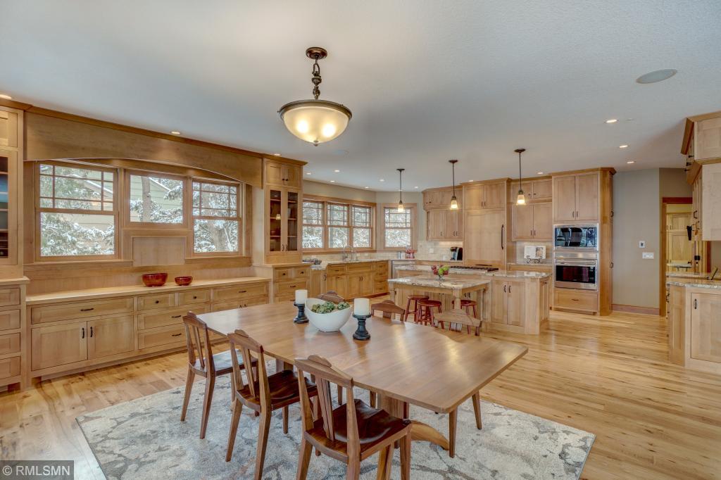948 County Rd I Shoreview, MN 55126 - Photo 13 of 36