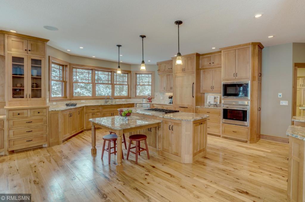 948 County Rd I Shoreview, MN 55126 - Photo 14 of 36