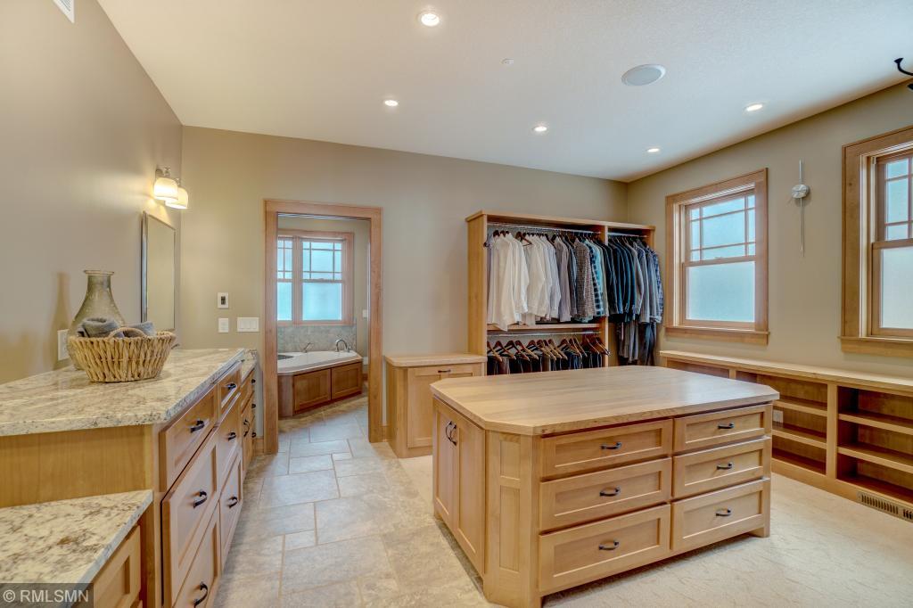 948 County Rd I Shoreview, MN 55126 - Photo 16 of 36