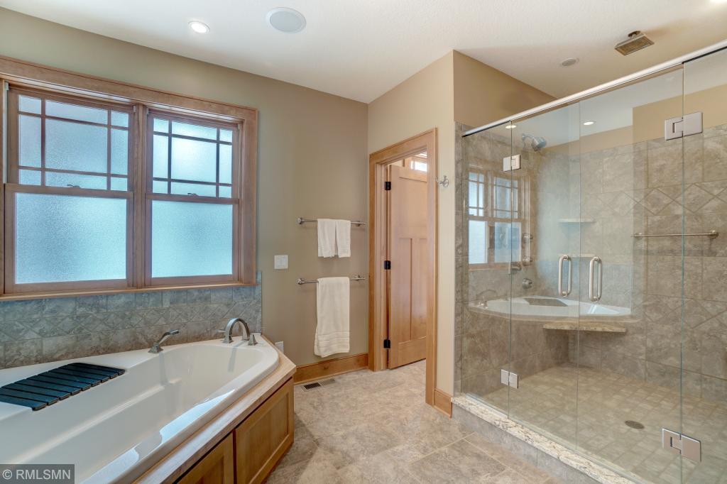 948 County Rd I Shoreview, MN 55126 - Photo 18 of 36