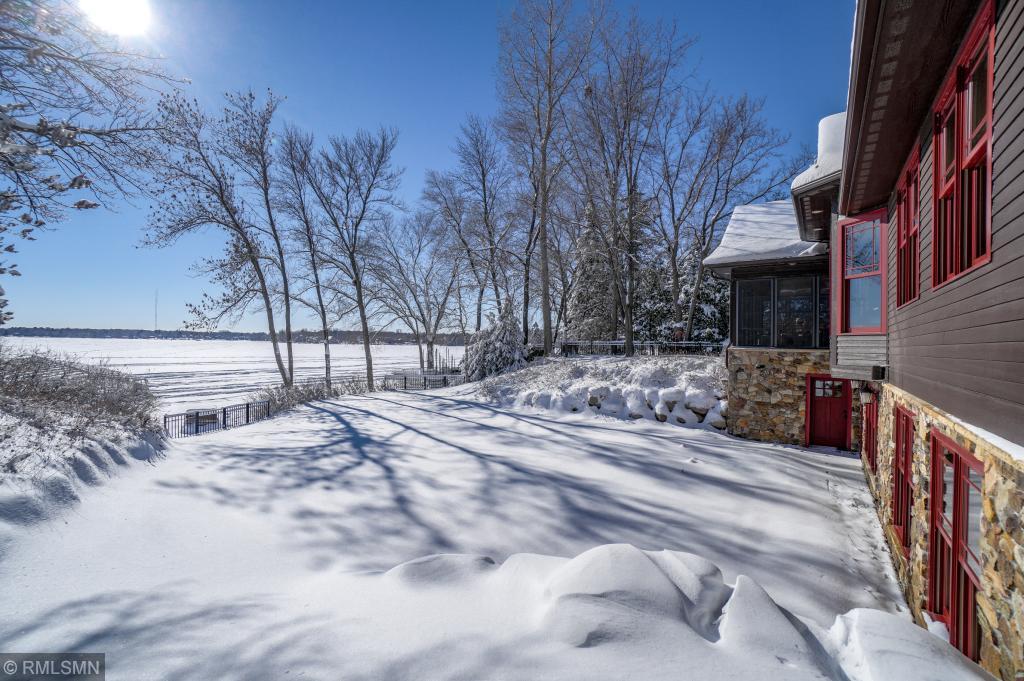 948 County Rd I Shoreview, MN 55126 - Photo 8 of 36