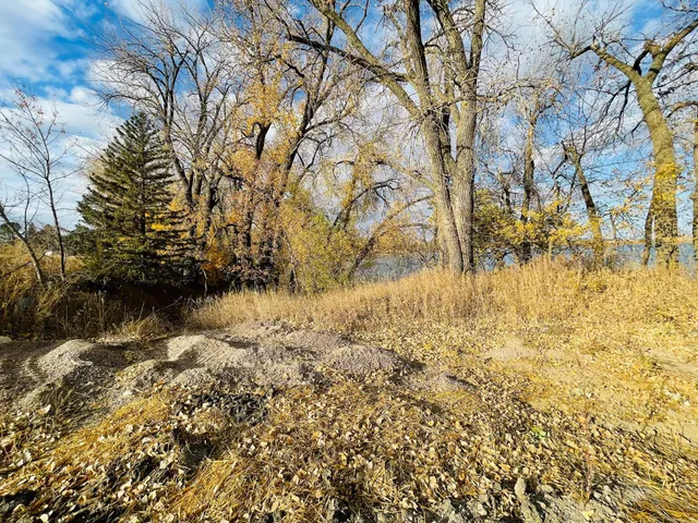 $180,000 | 4 Cottonwood Lake Drive, Windom, MN 56101