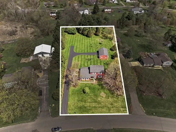 $450,000 | 9556 Horseshoe Bend, Dexter, MI 48130