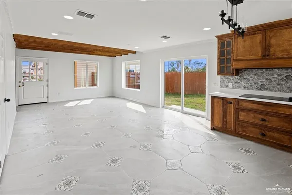 a view of livingroom with furniture