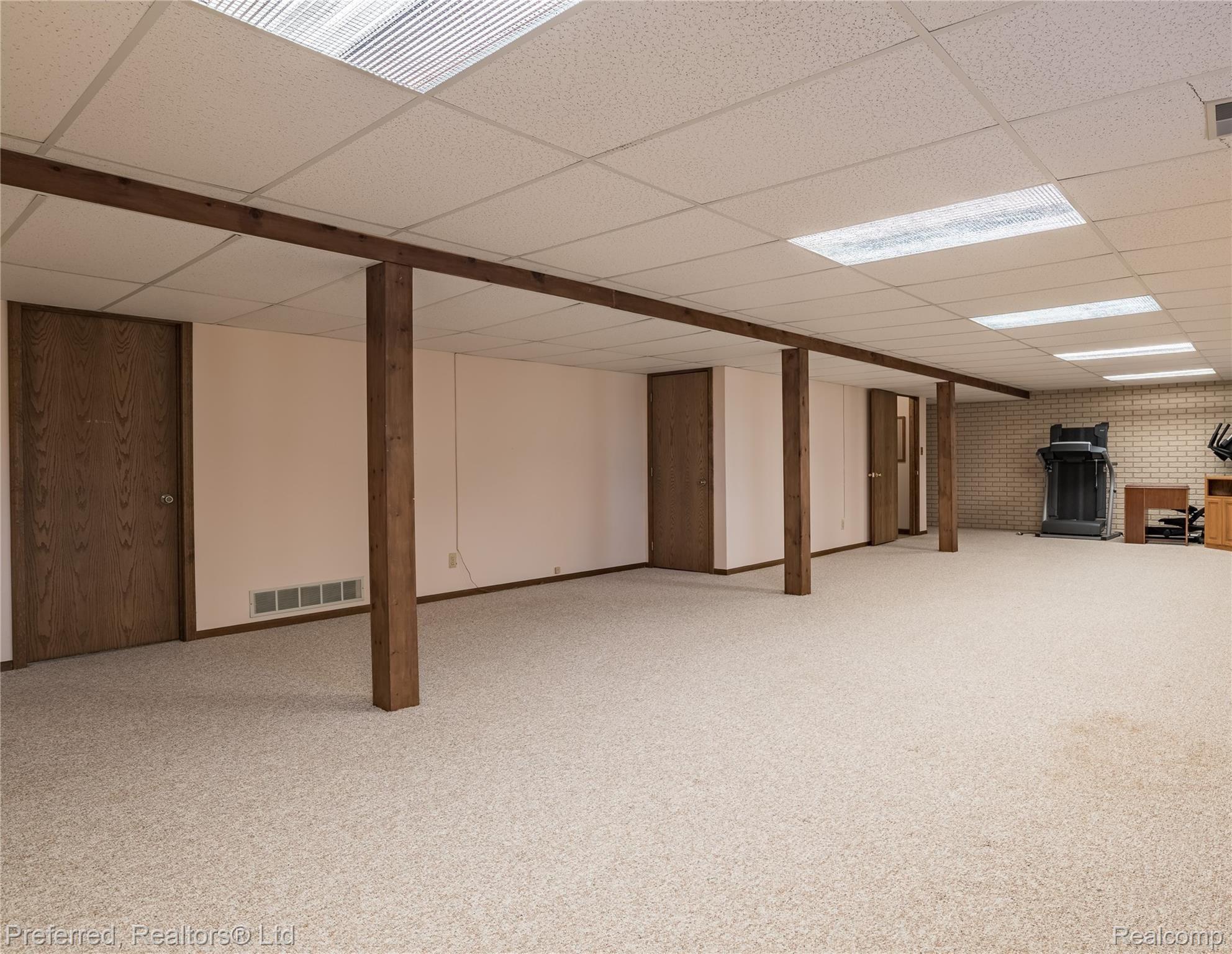 3864 Pleasant Valley Road Brighton, MI 48114 - Photo 39 of 45 3864 Pleasant Valley_Brighton-40.jpg
