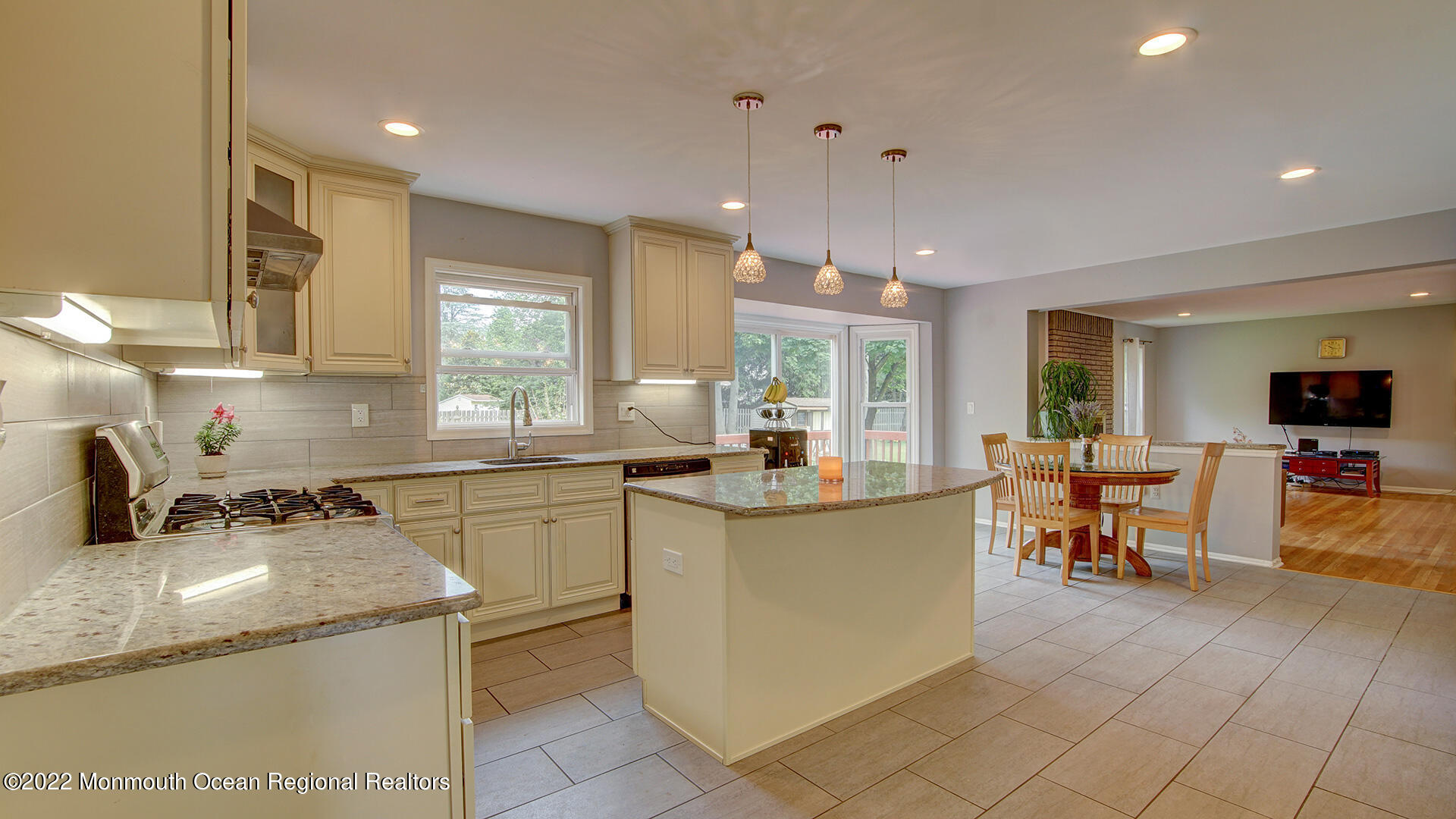 134 Wyncrest Road Marlboro, NJ 07746 - Photo 6 of 53 DSC08277And8more
