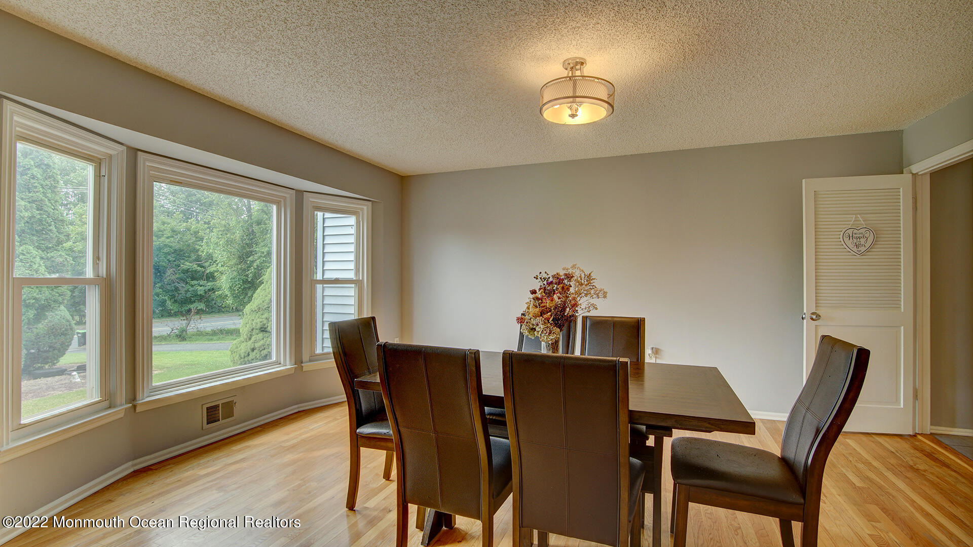 134 Wyncrest Road Marlboro, NJ 07746 - Photo 7 of 53 DSC08160And8more