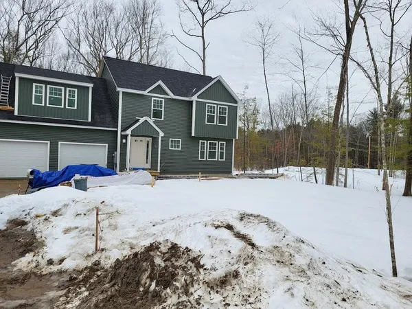 $829,000 | 5 Blaisdell Court, Raymond, NH 03077