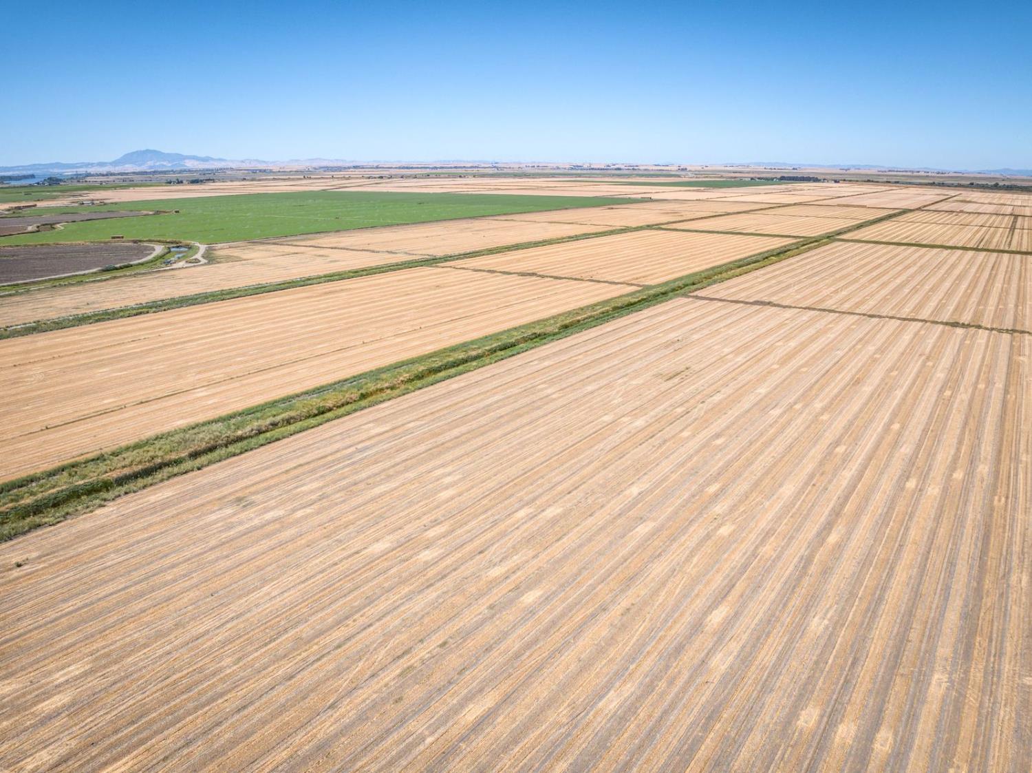 9701 Highway 220 Walnut Grove, CA 95690 - Photo 3 of 5 a view of an ocean beach