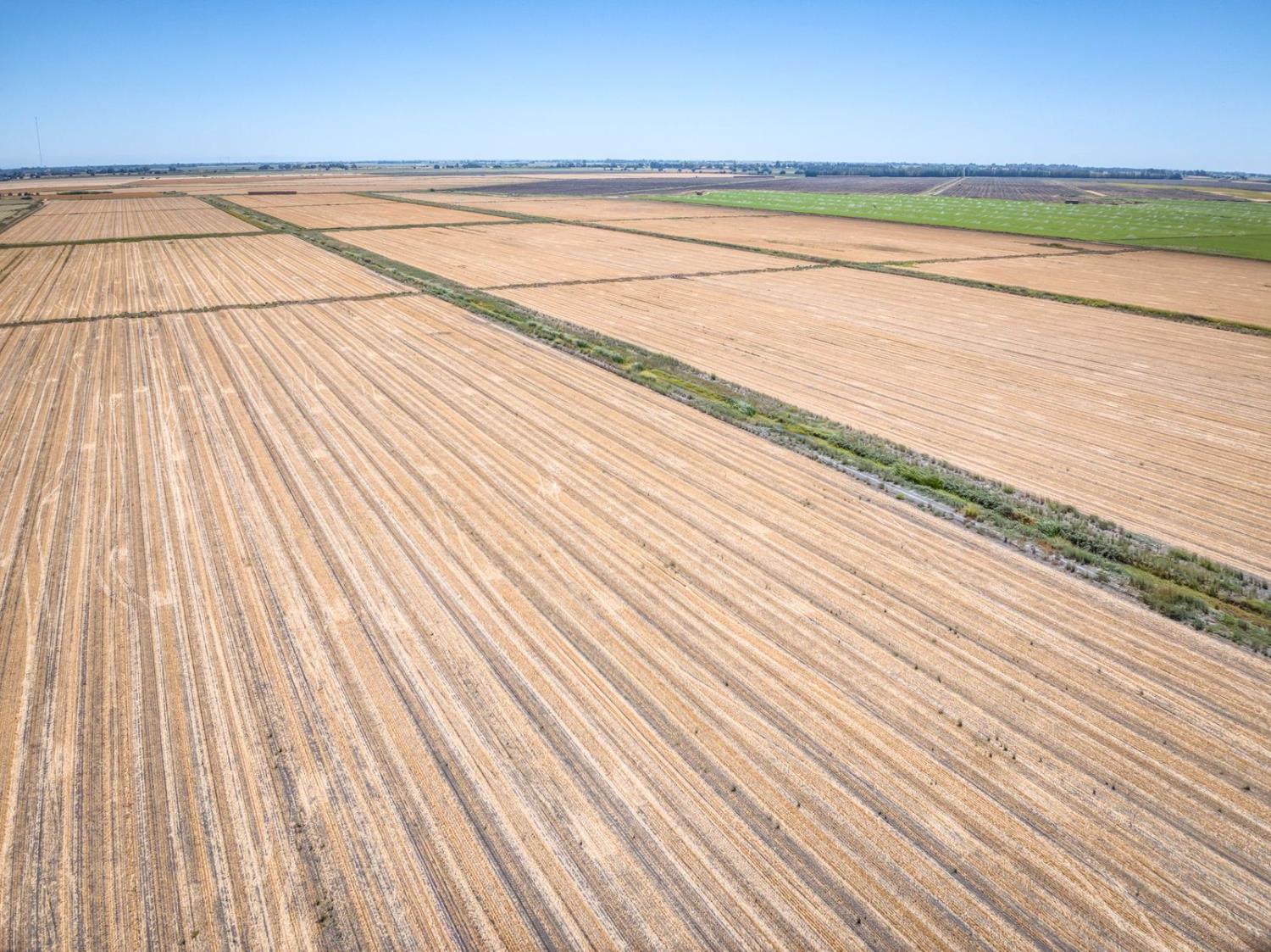 9701 Highway 220 Walnut Grove, CA 95690 - Photo 4 of 5 a view of an outdoor space and wooden floor