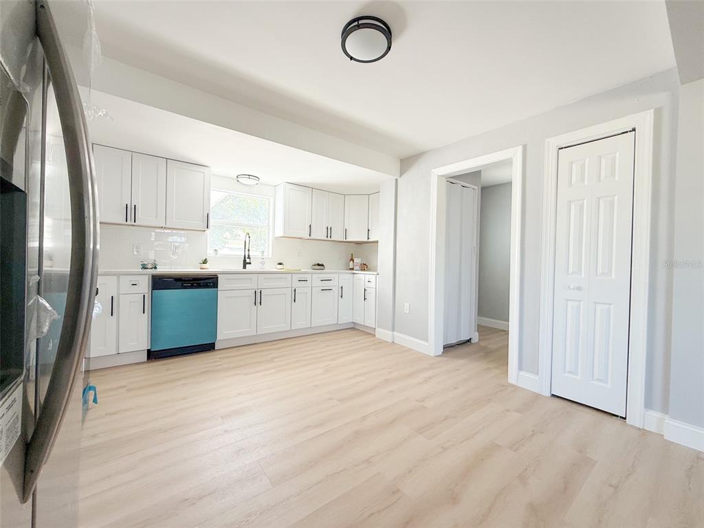 13290 3rd Street East Madeira Beach, FL 33708 - Photo 8 of 28